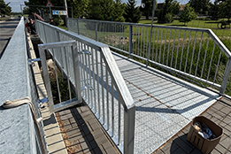 Dyjákovičky - lávka přes potok Daníž