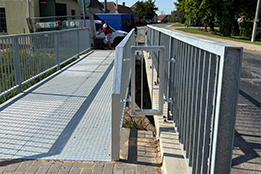 Dyjákovičky - lávka přes potok Daníž