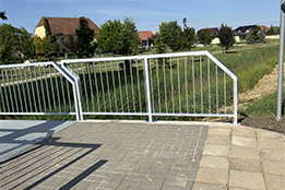 Dyjákovičky - lávka přes potok Daníž