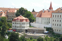 Znojmo, Na Valech - výstavba minipivovaru