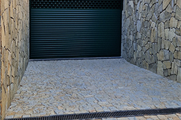 Znojmo, Na Valech - výstavba minipivovaru