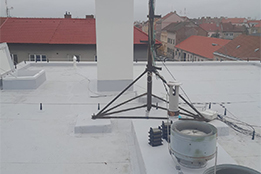 Znojmo, Hálkova - zateplení střechy BD